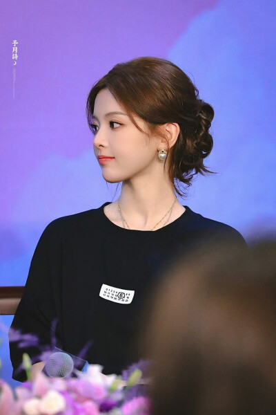 cr.予月诗·杨超越