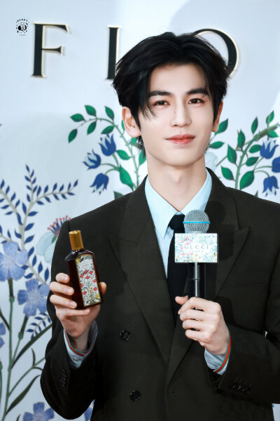 cr.PUPPY1230丨张凌赫