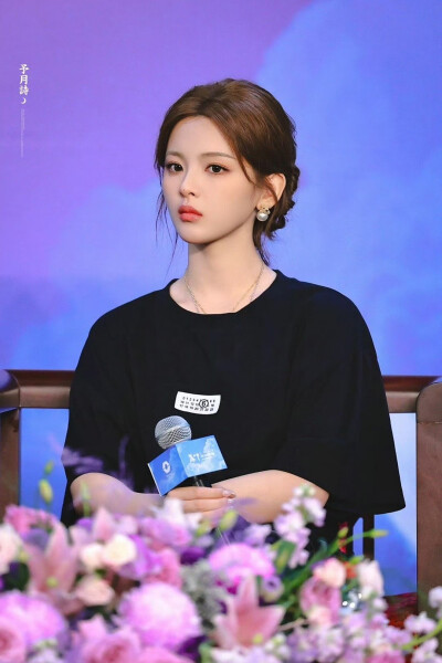 cr.予月诗·杨超越