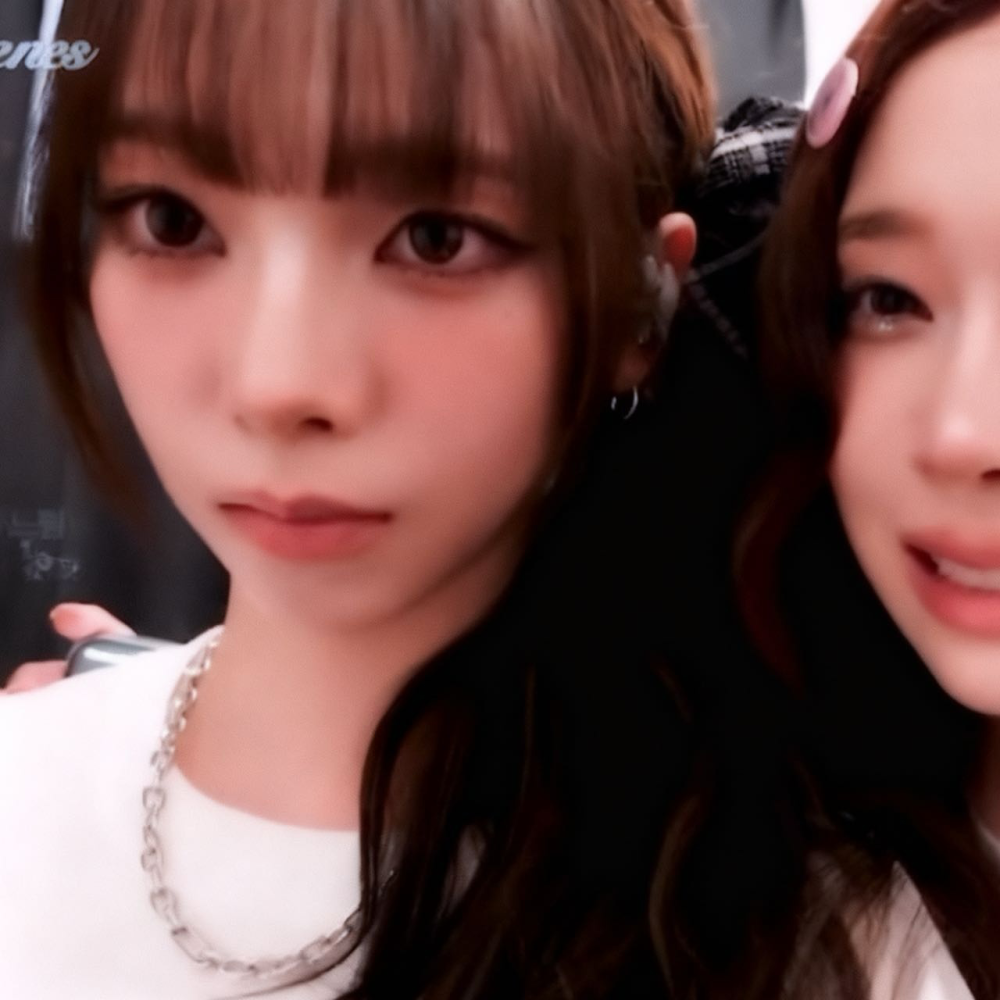 俩个萌萌的小宝