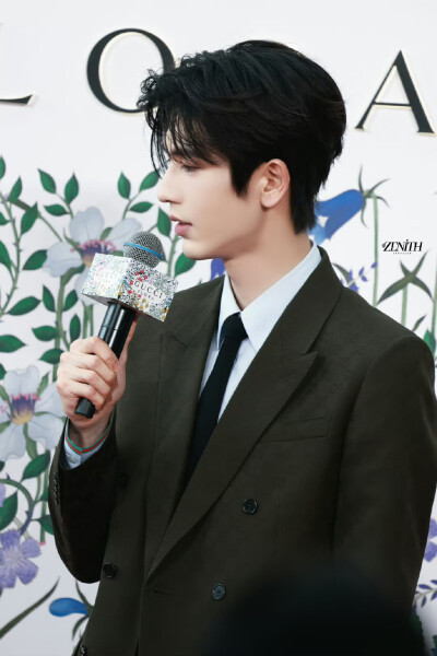 cr.ZENITH丨天穹·张凌赫