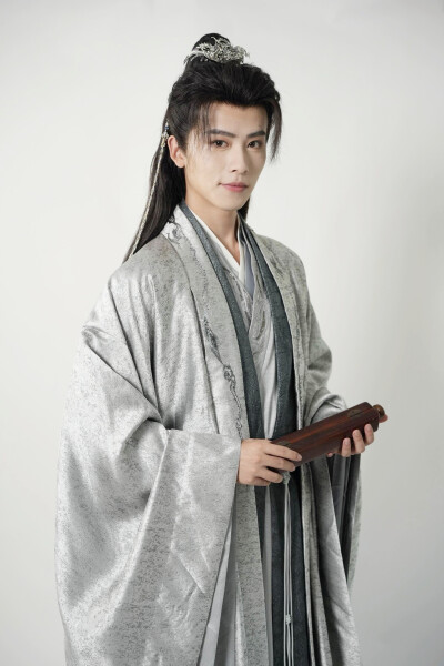 又是月明时 谢令仪