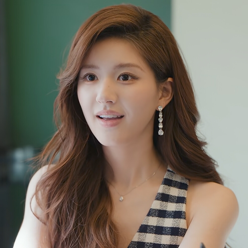 赵露思
许我耀眼