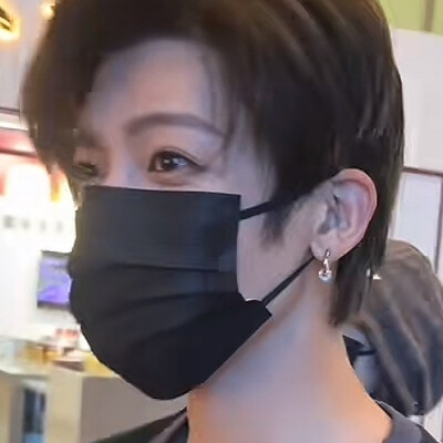 侯明昊
