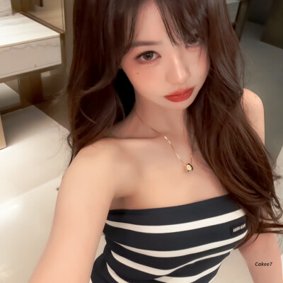 ᐟ.ᐟ坐在左边会离你的心更近吗૮ฅ•͈ ₃ •͈ฅა