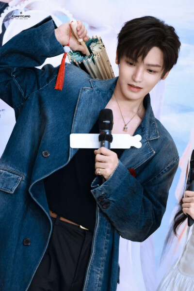 侯明昊