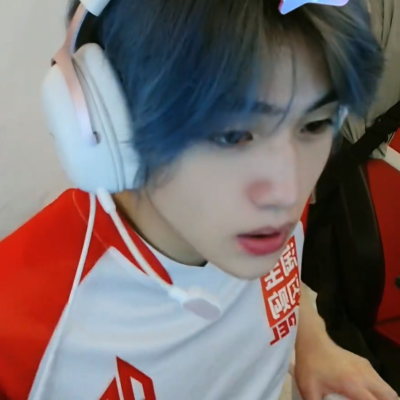 很喜欢的几张小雨雨发一下吧嗯对