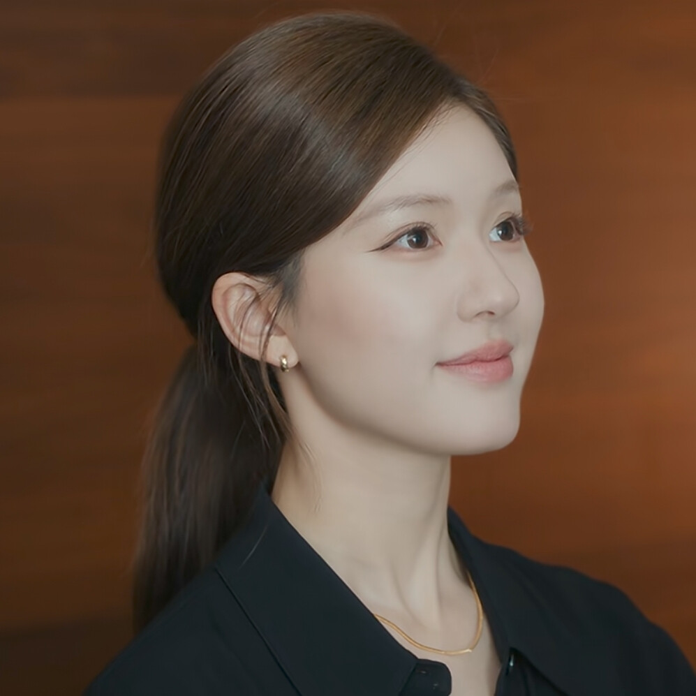 赵露思
许我耀眼