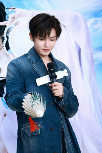 侯明昊