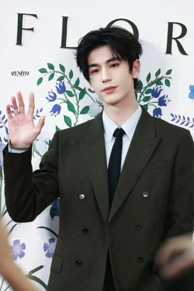 cr.ZENITH丨天穹·张凌赫