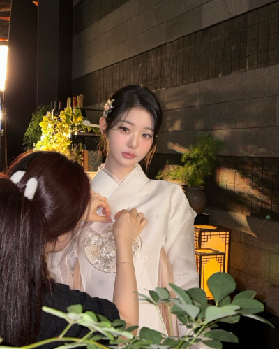 张元英