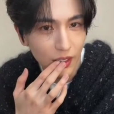 蛋挞点菜让我截的脏零鹤