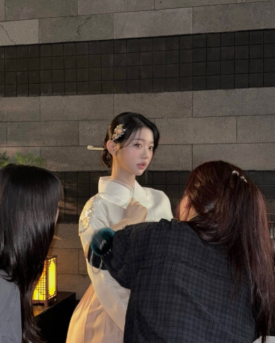 张元英
