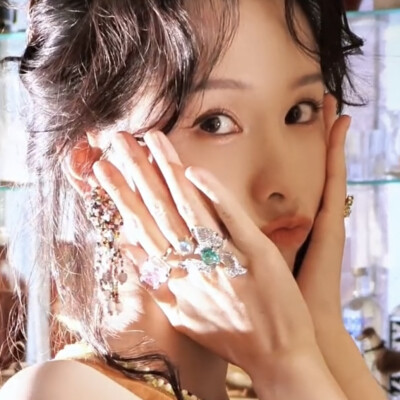 陈都灵
