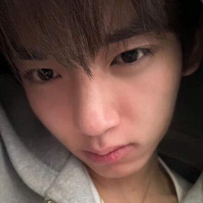 韩维辰你素颜长成这样是啥意思