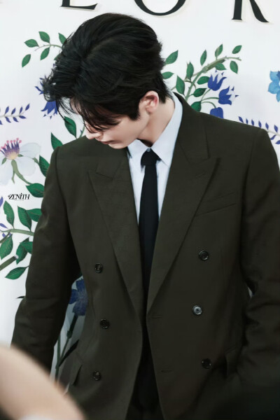 cr.ZENITH丨天穹·张凌赫
