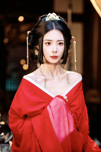 被偷听心声后，我成了帝王的掌上娇宠 沈青青