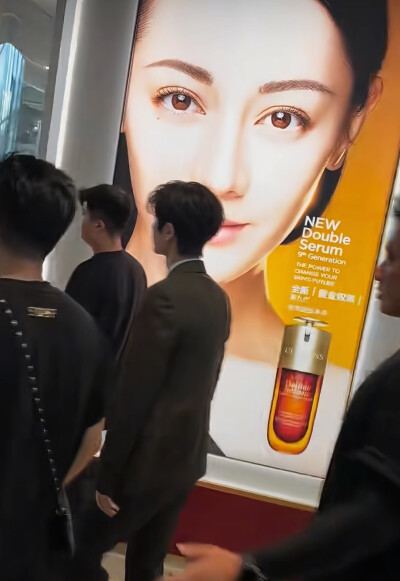 张凌赫