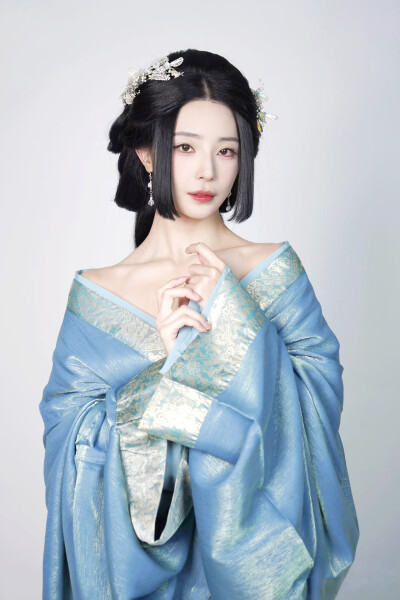被偷听心声后，我成了帝王的掌上娇宠 沈青青