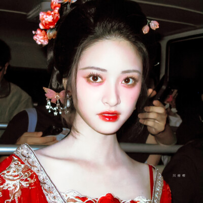 沈月