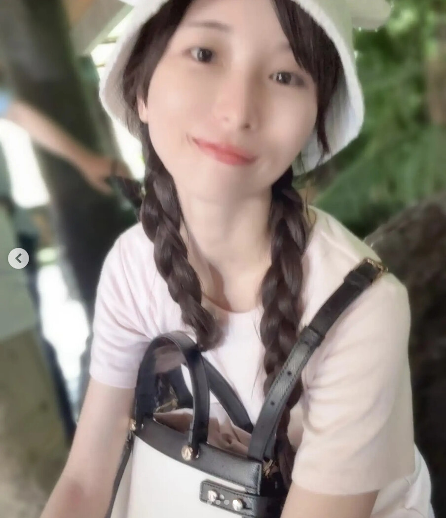 毕业旅行迪士尼篇，瑚奈拍的琴子