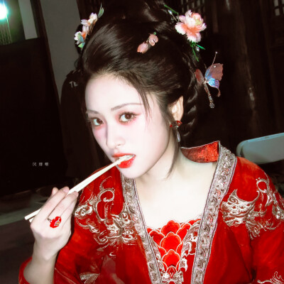 沈月