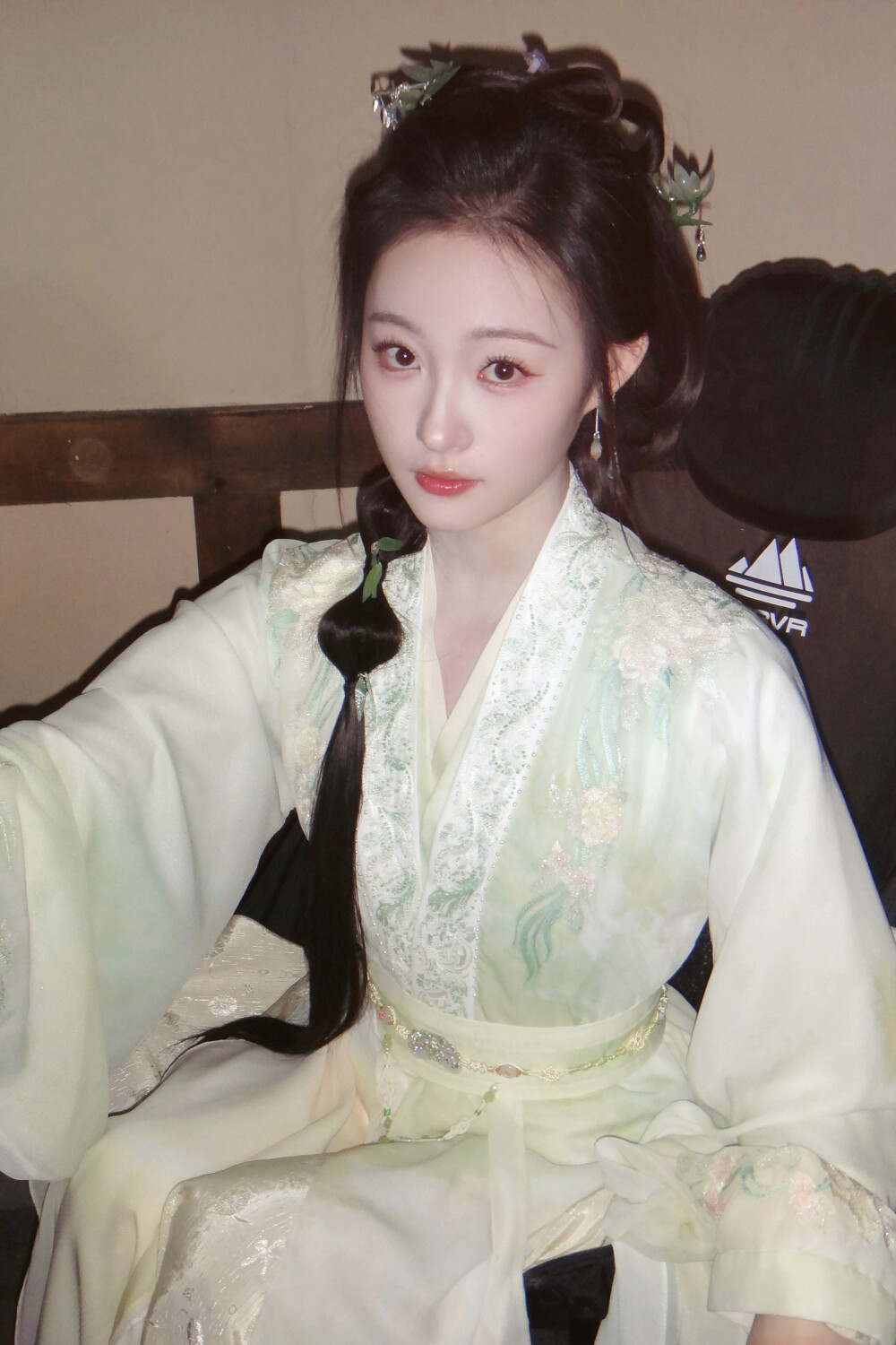 一笑随歌 凌雪影