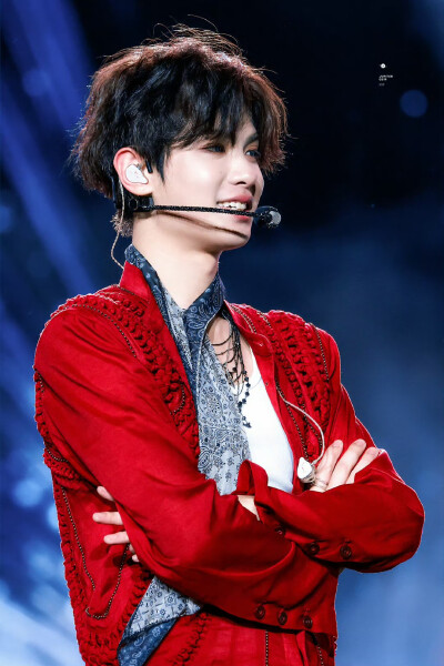 黄明昊