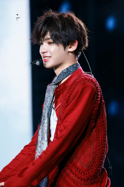 黄明昊
