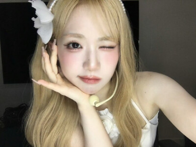 tripleS 尹舒妍