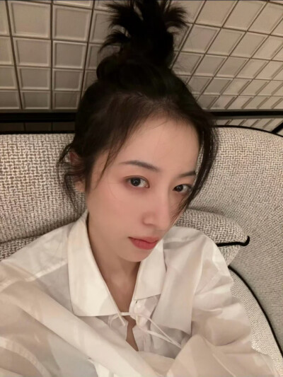 周雨彤