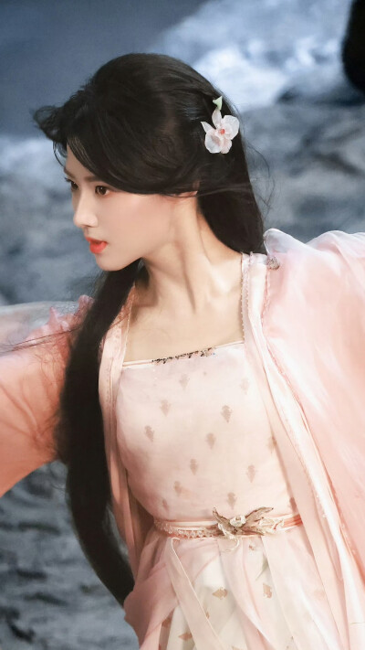 入青云 明意 卢昱晓