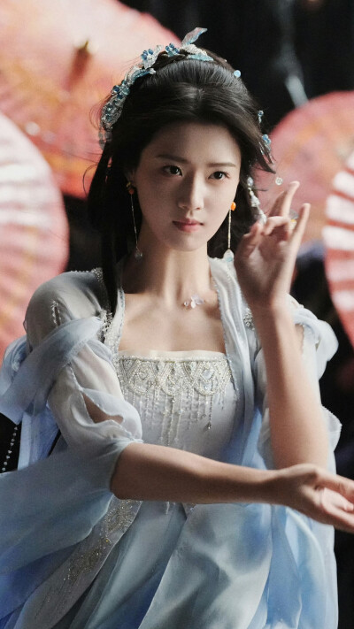 入青云 明意 卢昱晓
