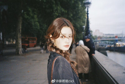 徐若晗