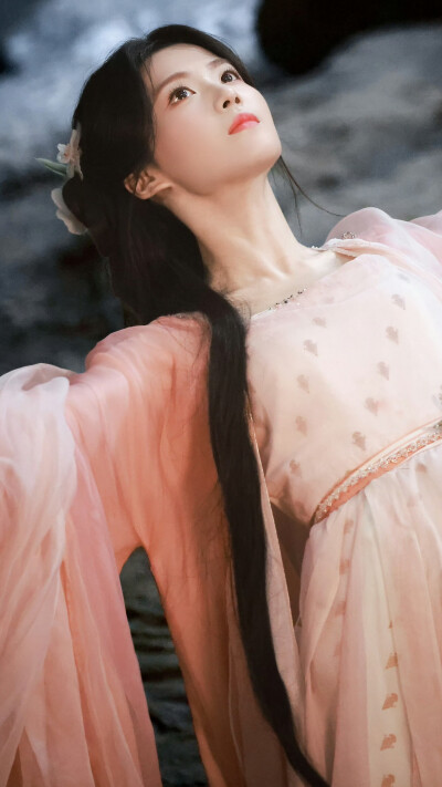 入青云 明意 卢昱晓