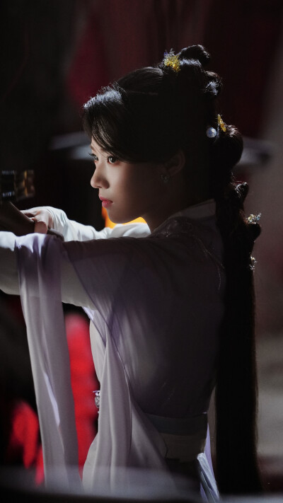 入青云 明意 卢昱晓