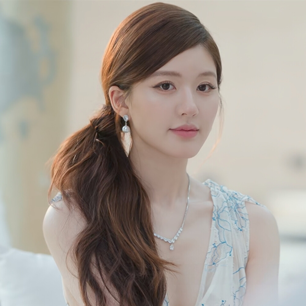 赵露思
许我耀眼