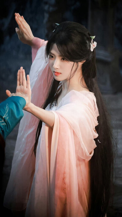 入青云 明意 卢昱晓