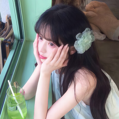 [氛围感女头]
“相思相见知何日，此时此夜难为情”