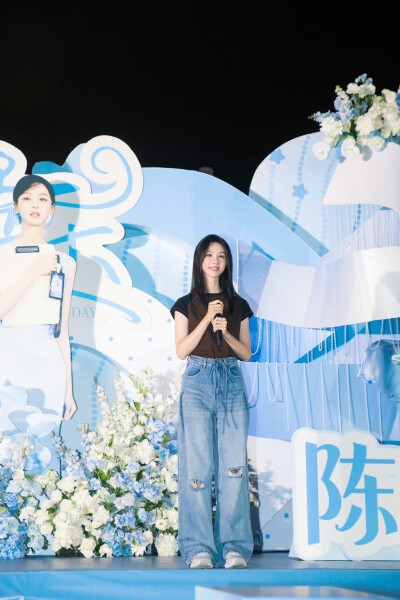 陈都灵