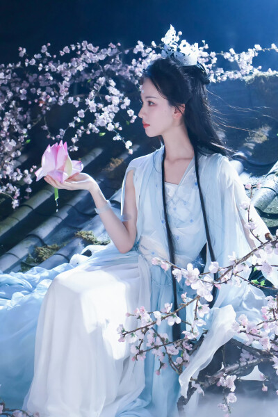 陈都灵
