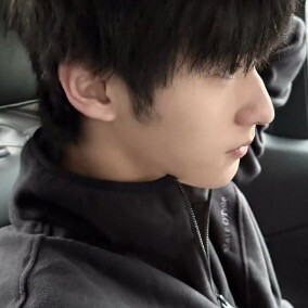 还记得小时候跟你一起鸟鸟的男生吗