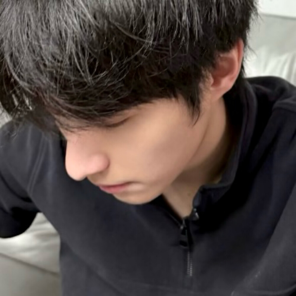 还记得小时候跟你一起鸟鸟的男生吗