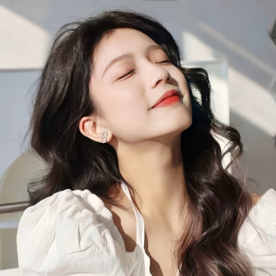 [氛围感女头]
“相思相见知何日，此时此夜难为情”