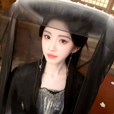 鞠婧祎