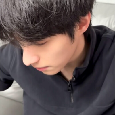 还记得小时候跟你一起鸟鸟的男生吗