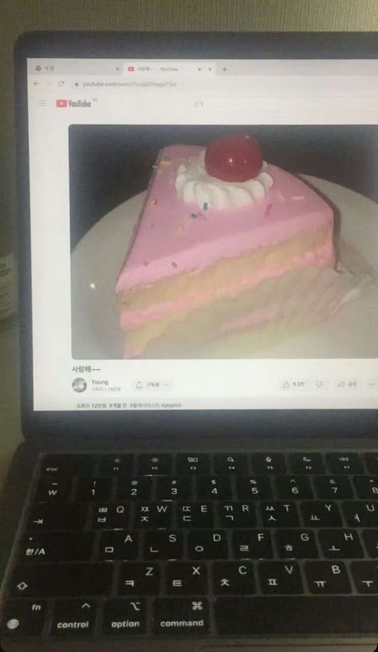 =⩌⩊⩌=