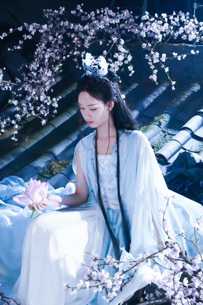 陈都灵