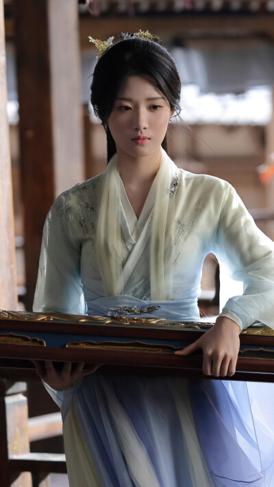 入青云 明意 卢昱晓