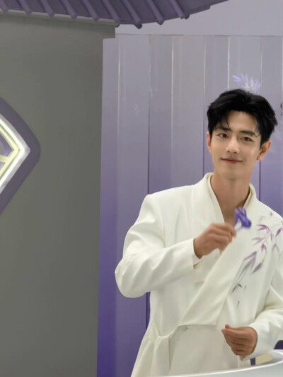 东方客栈，暗藏玄机。今晚19:30，与@肖战 共赴舒客东方口腔美护探秘之旅。#和肖战探寻舒客口腔美护秘籍# ​​​